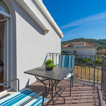 Charming Small Town Felling Διαμέρισμα